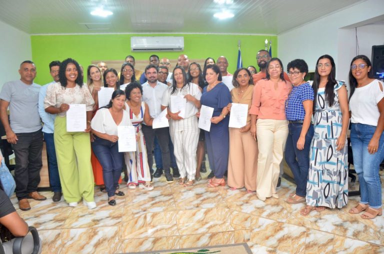 ITANAGRA: Prefeito Sarmento empossa novos servidores em solenidade na Câmara