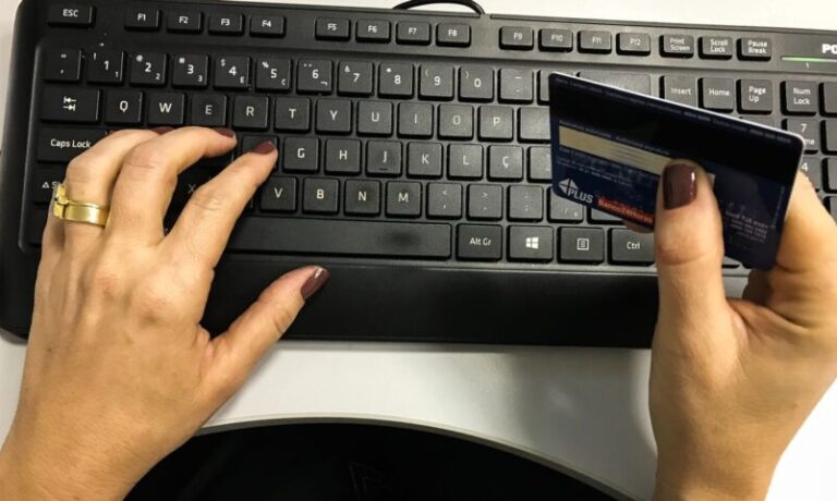 Câmara aprova imposto para compras internacionais de até US$ 50