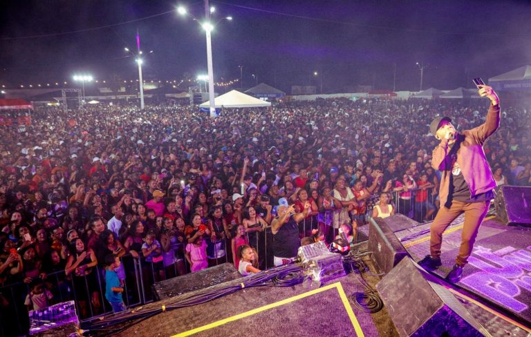 Mais de 25 mil pessoas celebram os 66 anos de Candeias com shows de pagode, trap e arrocha