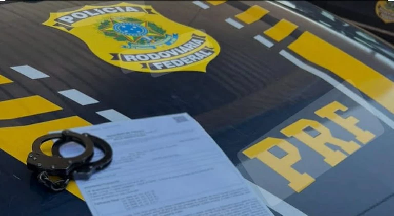 Abordagem da PRF resulta na prisão de homem por dívida alimentar em Santo Antônio de Jesus