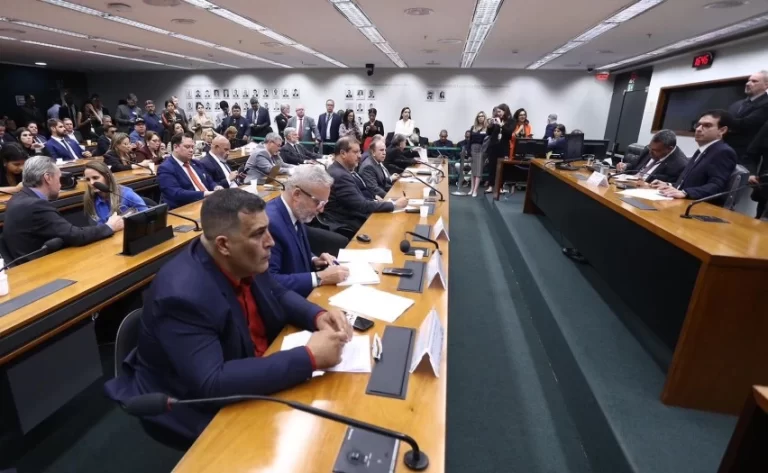 Comissão de Trabalho debate modernização do sistema portuário brasileiro