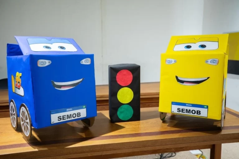 Ações educativas do Maio Amarelo visam um trânsito mais seguro em Lauro de Freitas