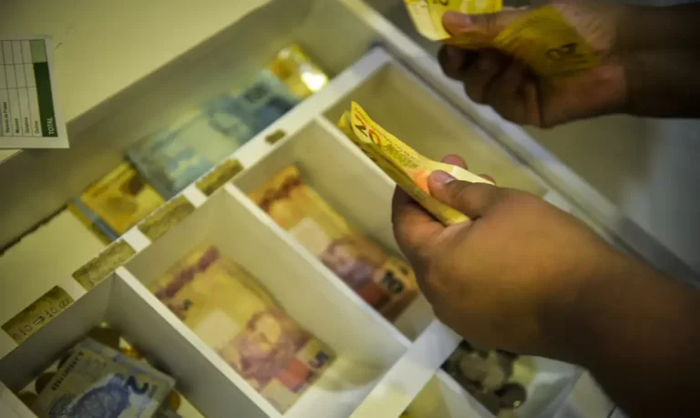 BC informa que brasileiros têm R$ 9,13 bilhões em valores para receber