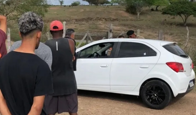 EXECUÇÃO A TIROS: Rifeira e marido sequestrados e mortos dentro de carro em Rafael Jambeiro