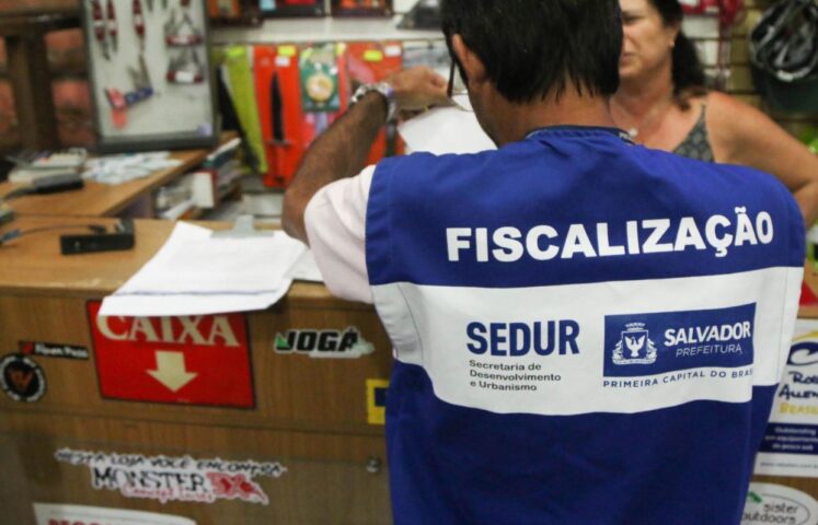 Sedur notifica 125 estabelecimentos comerciais no circuito da Lavagem do Bonfim