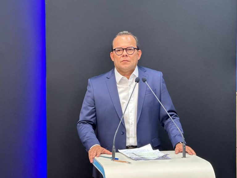 “Eles venderam a cidade do Salvador”, dispara Geraldo Júnior sobre áreas verdes
