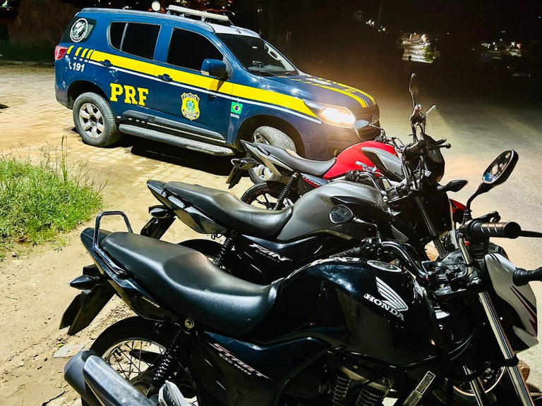 PRF recupera três motocicletas com sinais de adulteração durante fiscalização na BR-101 em Ibirapitanga