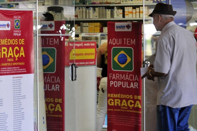 Farmácia Popular distribuiu R$ 7,4 bi a falecidos de 2015 a 2020