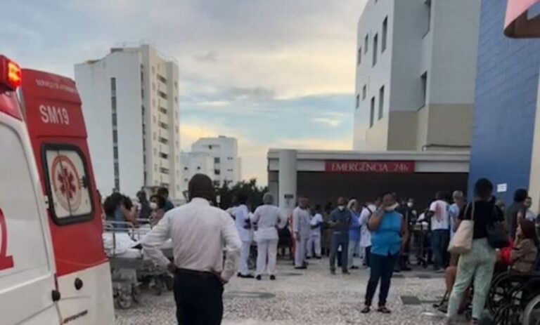 Urgente: Segundo andar do Hospital Português pega fogo e bombeiros evacuam prédio