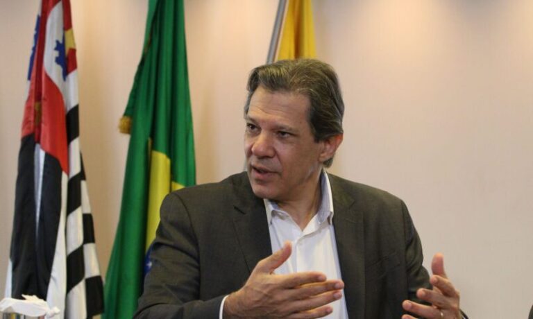 Haddad: isenção do IR para quem ganha até dois mínimos sai neste mês