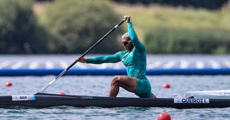 Isaquias Queiroz garante ouro na Copa do Mundo de canoagem velocidade