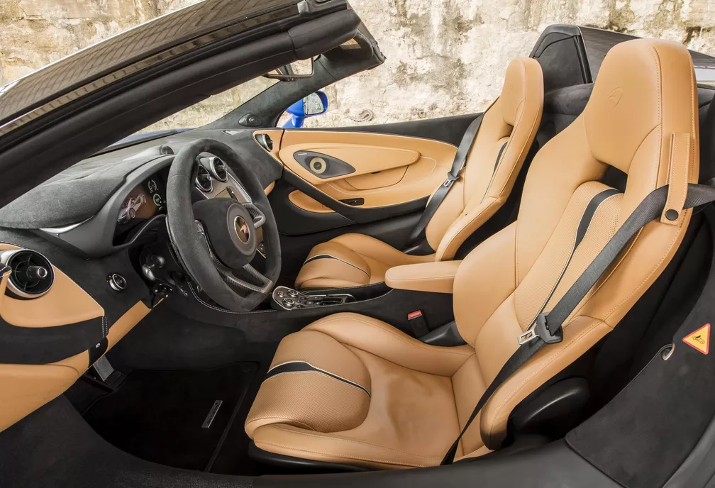 “Fiz merda e não foi cocô”: PM acusado de envolvimento na morte de delator do PCC comprou McLaren de R$ 2,2 milhões 2 570S Spider 3.8 Bi Turbo