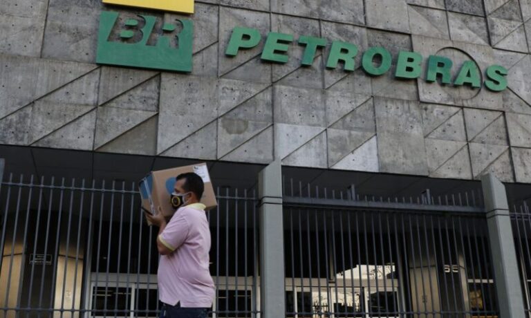 Estágio da Petrobras reserva vagas a negros e pessoas com deficiência