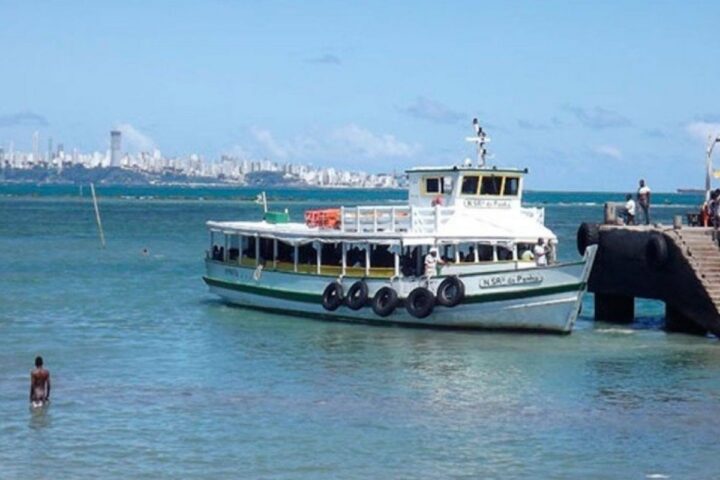 Travessia Salvador-Mar Grande opera com seis embarcações e faz saídas normais de meia em meia hora