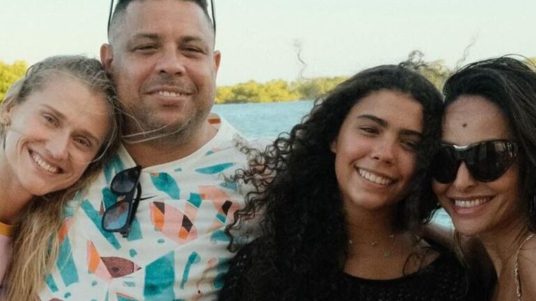 Ronaldo Fenômeno, Sabrina Sato e familiares curtem praia paradisíaca no sul da Bahia