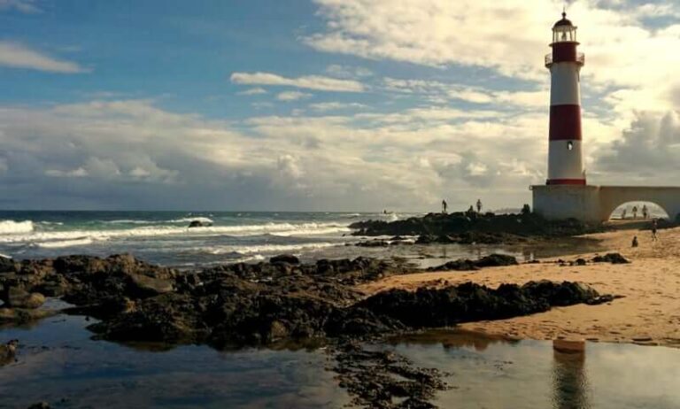 Salvador tem treze praias impróprias para banho durante o fim de semana; confira