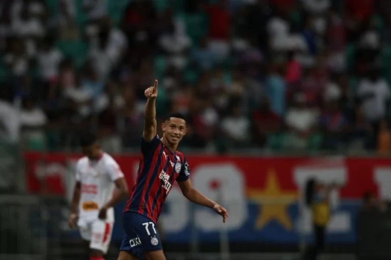 Bahia vence o Náutico de virada e garante melhor campanha da fase de grupos da Copa do Nordeste