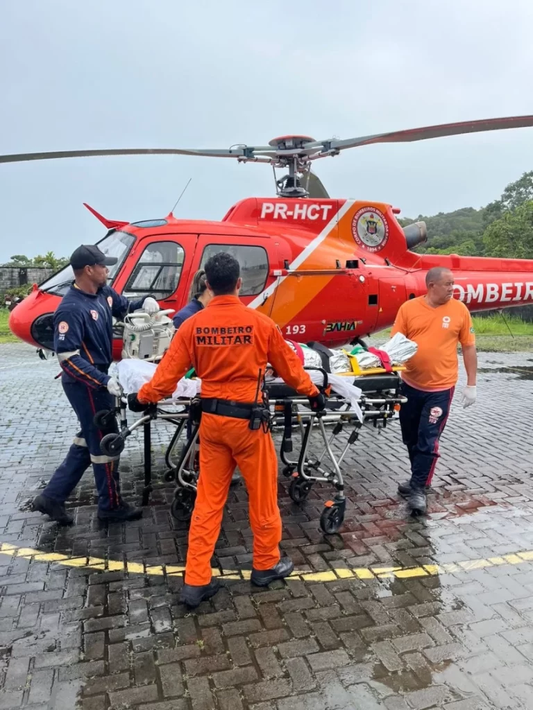 Idosa com AVC é resgatada de helicóptero na Ilha de Itaparica e levada ao Hospital do Subúrbio