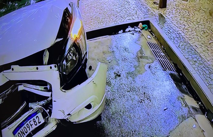 SALVADOR: Veículos batem de frente no Corredor da Vitória; Ninguém ficou ferido