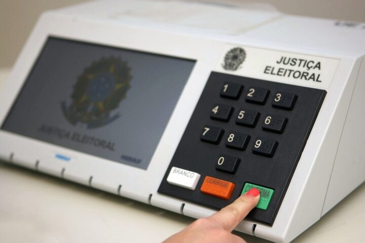 Prazo para emitir e regularizar título de eleitor termina dia 8